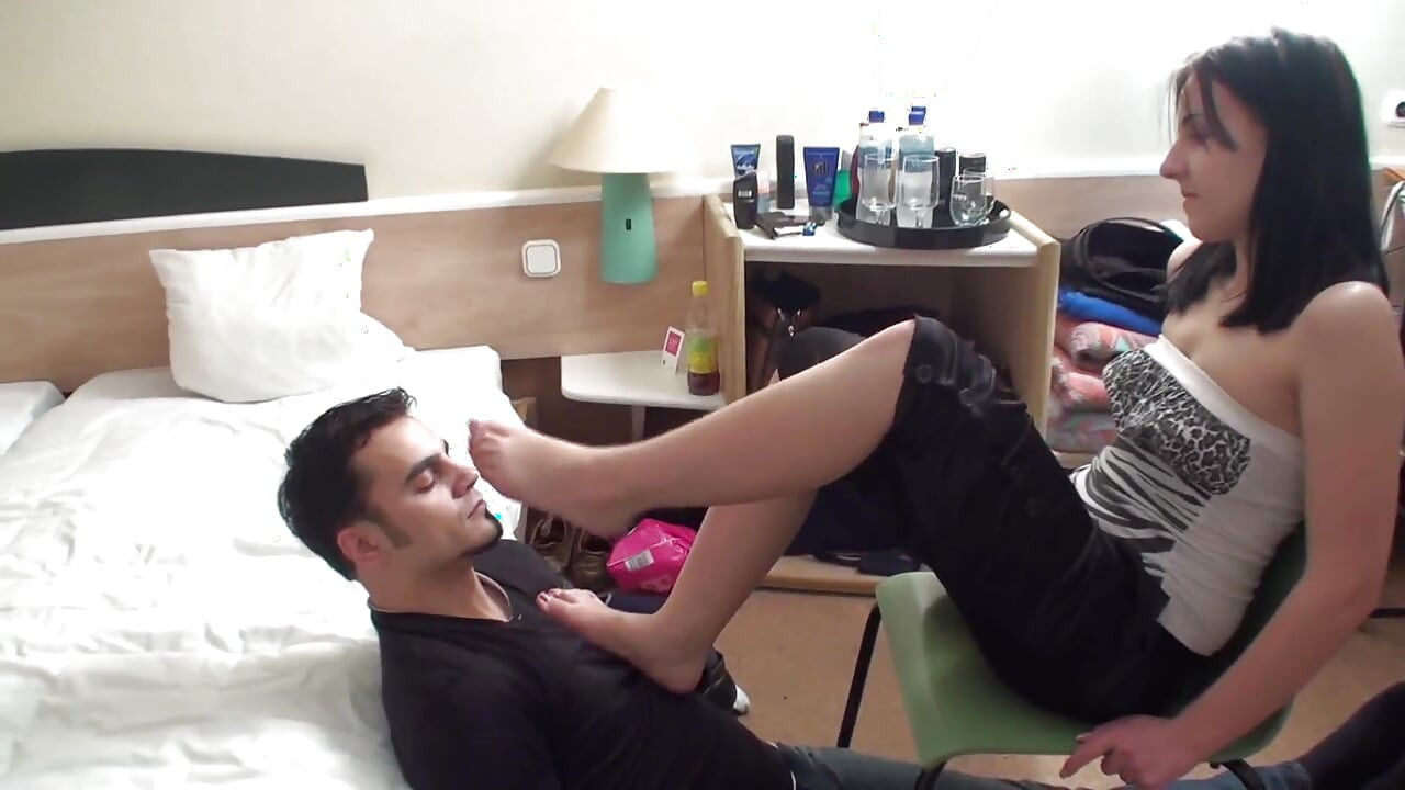 Stopala mirišu pored muzike