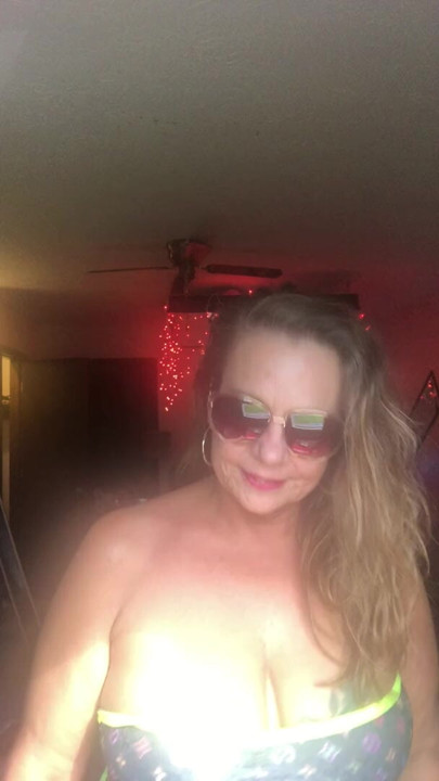 Christys big ass and beautiful pussy
