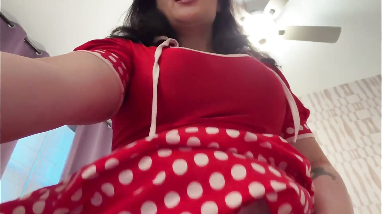 Tilly Mcreese's sultry '50s giantess fantasy 4k pov nhỏ hồi hộp đang chờ đợi!