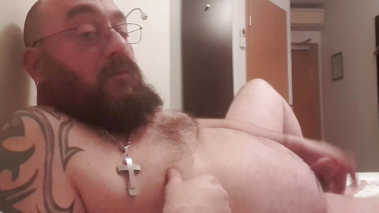 Lederbikerhn while jerking off
