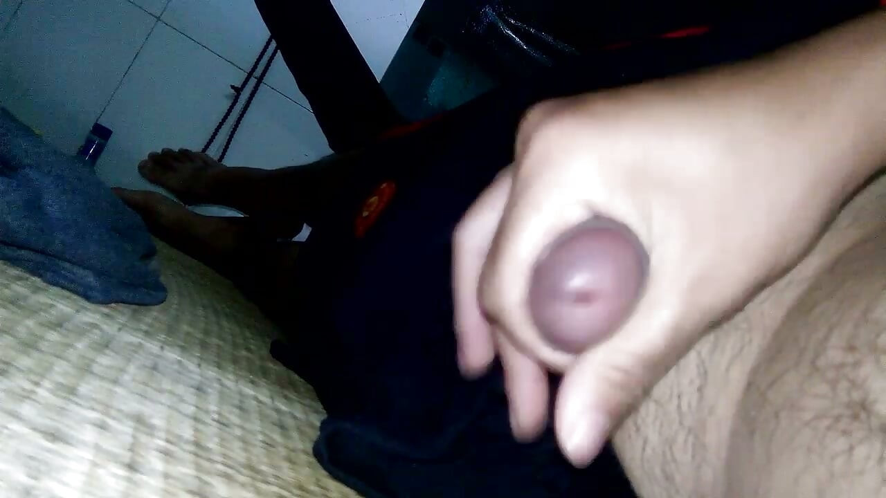 NÃO AMO UM PAR DE PERNAS QUE AMO