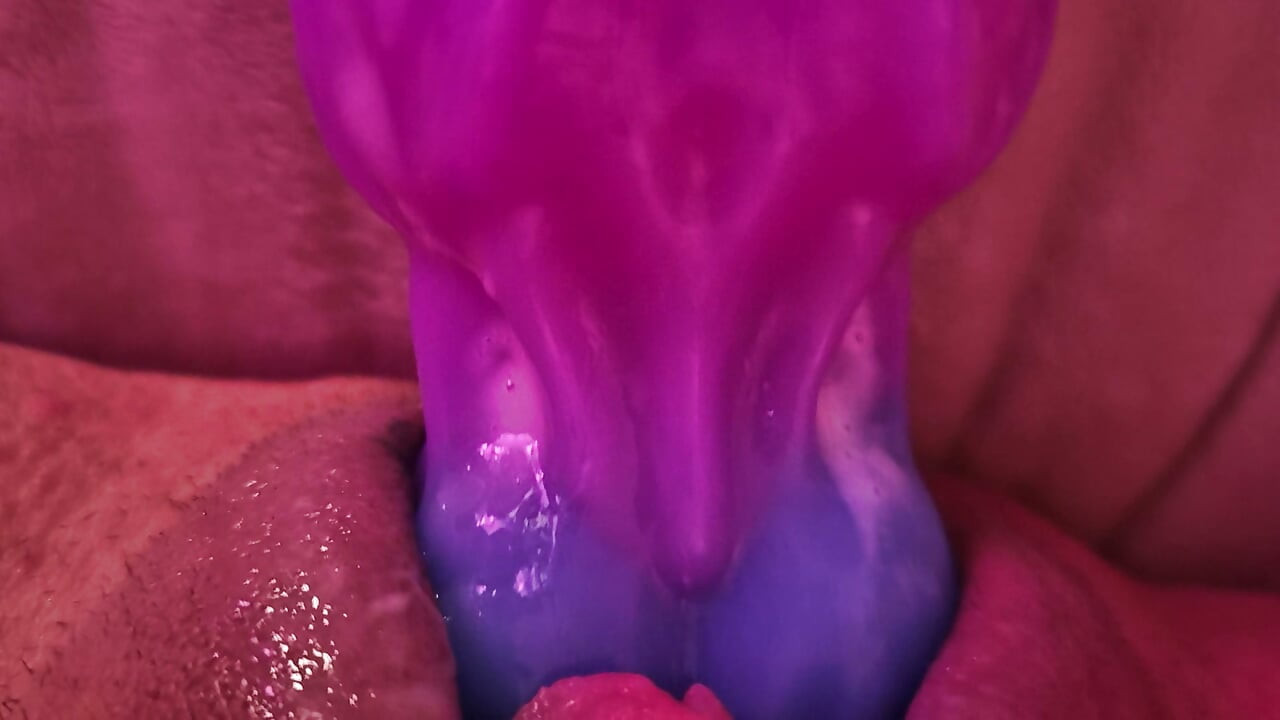 Pregnant whore machine fucked