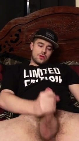 Chris Crocker masturbándose y descargando