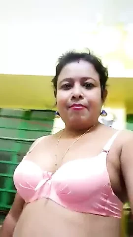 Mature Desi Bhabhi Records Herself for lover