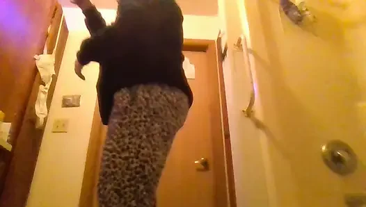 Slow Dance with Me