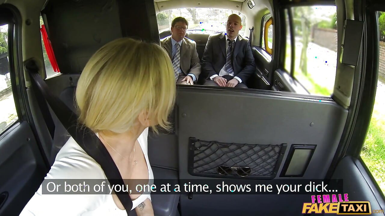 Female Fake Taxi - дикий новый водитель играет в игру осмелиться в машине и принимает многократный камшот на лицо, чтобы закончить