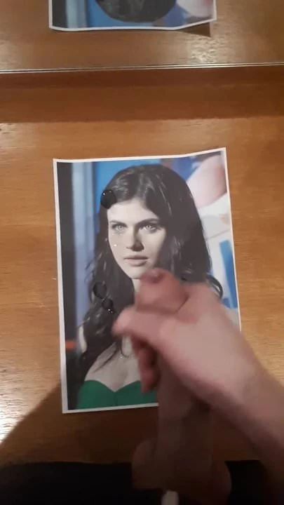 Alexandra Daddario - hołd 2