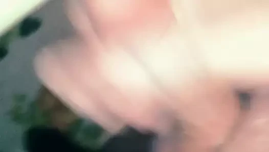 Boşalana kadar yarağımla oynuyorum (solo)