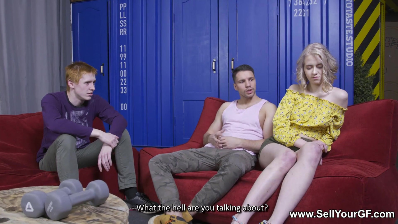 卖掉你的女友 - 发条维多利亚，流行病妻子的阴户租赁