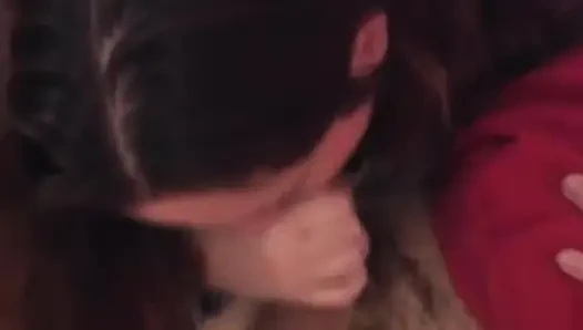 İri güzel kadının öğleden sonra mastürbasyonu