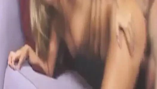 Mature Babe Spreads Ass for Deep Pussy Licking and Fingering Frenzy