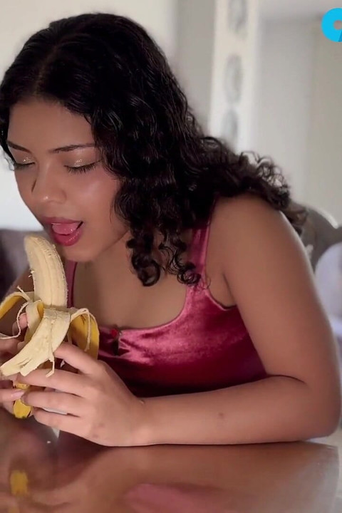 Ashley Amber, Wants to Show off Her Blowjob Skills to Attract a Porn Actor Who Wants to Fuck Her