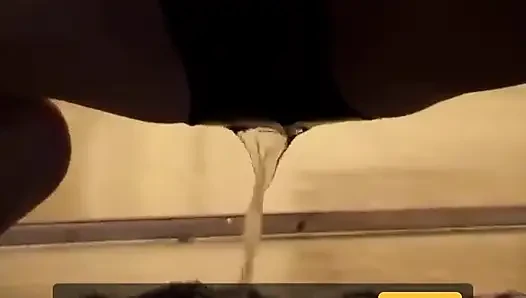 Celana kencing setelah bersih-bersih