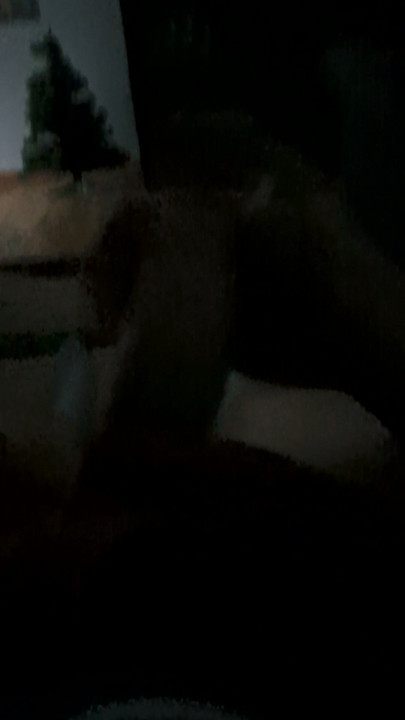 Masturbándome con mi pollita