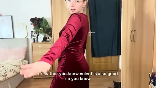 Cewek dominatriks dengan baju haul lagi asik