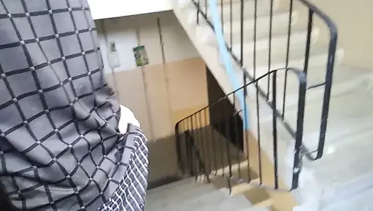 Nyepong kontolku di pintu masuk
