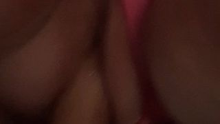 Kurzes Video von mir, gekreuzt angezogen, einen Dildo gefickt