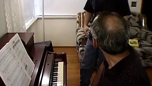 Pelacur dewasa dientot posisi misionaris