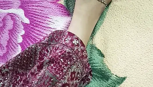 Ibu tiri telugu yang cantik dientot habis-habisan di rumah