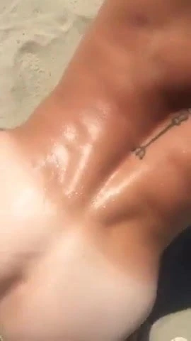 quick bareback fuck at the beach