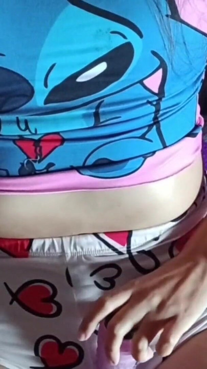 Detik yang menakjubkan dari "AWEK SEKOLAH MENYENTUH PEPEKNYA YANG SEDAP"