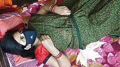 Indische ehefrau tobt mit ihrem nachbarn und genießt dann ficken.