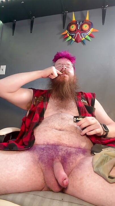Frotándome por todo el cuerpo y frotándome la polla