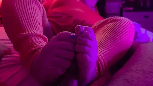 Sloppy Blowjob, Foot Job and Fucking? Jinkies!