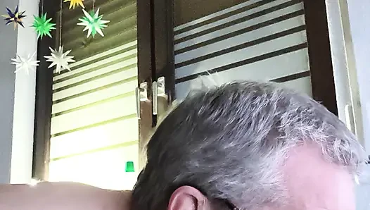 Boşalma öncesi, işiyor, sikişiyor ve boşalıyor!