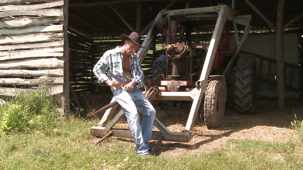 Wild Fuck Inside the Barn with a Teen Slut
