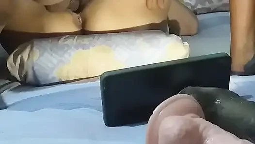 Я наслаждаюсь поеданием ее мокрой киски