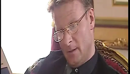 Noughty hotelmädchen lieben es, ihre männlichen geilen gäste und sich gegenseitig zu ficken!