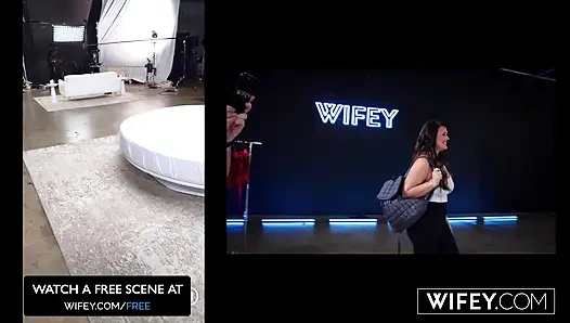 Evli kadın muhteşem tombul ateşli evli kadın Lacy en iyi grup seks sürprizi için gözleri bağlı