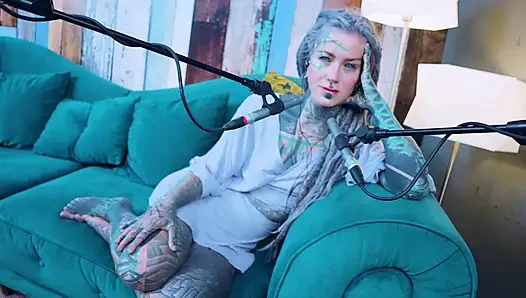 Aku berbicara tentang O - overcome - asmr podcast sfw berbicara dengan model tato gimbal gotik