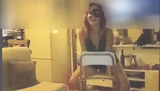 Suatu malam di kyrenia si istri seksi lagi menggoda