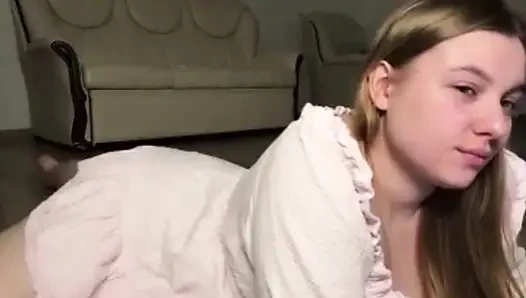 Jucielussie spielt mit lush in die muschi