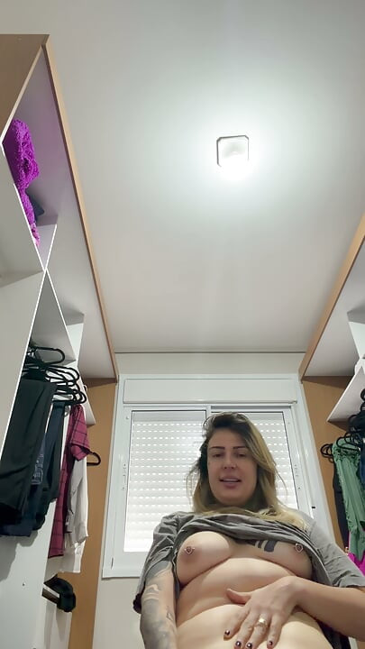 オナニー中の変態さん向けVlog 何が見たいか教えて！