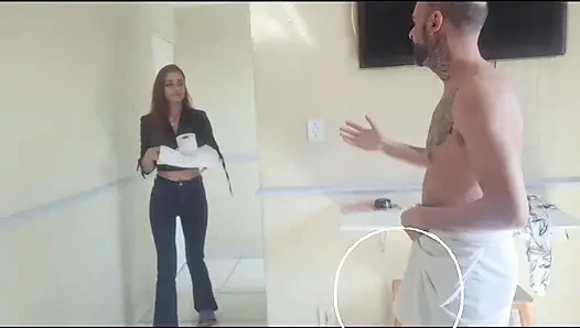 Cewek ini suka banget nyepong kontolku