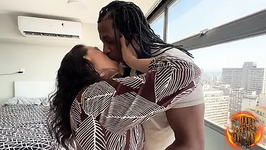 Mercy olmadan Brezilyalı düzgün vücutlu iri güzel kadın orta yaşlı seksi kadın fragman
