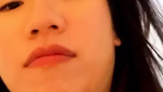 Beautiful Chinese Girl Masturbating Live on Webcam