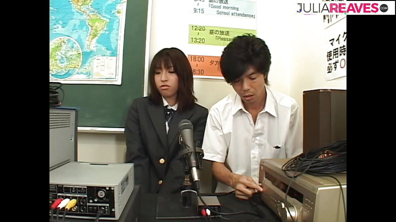 Quente menina chupa paus e depois cavalga para gozar na boca