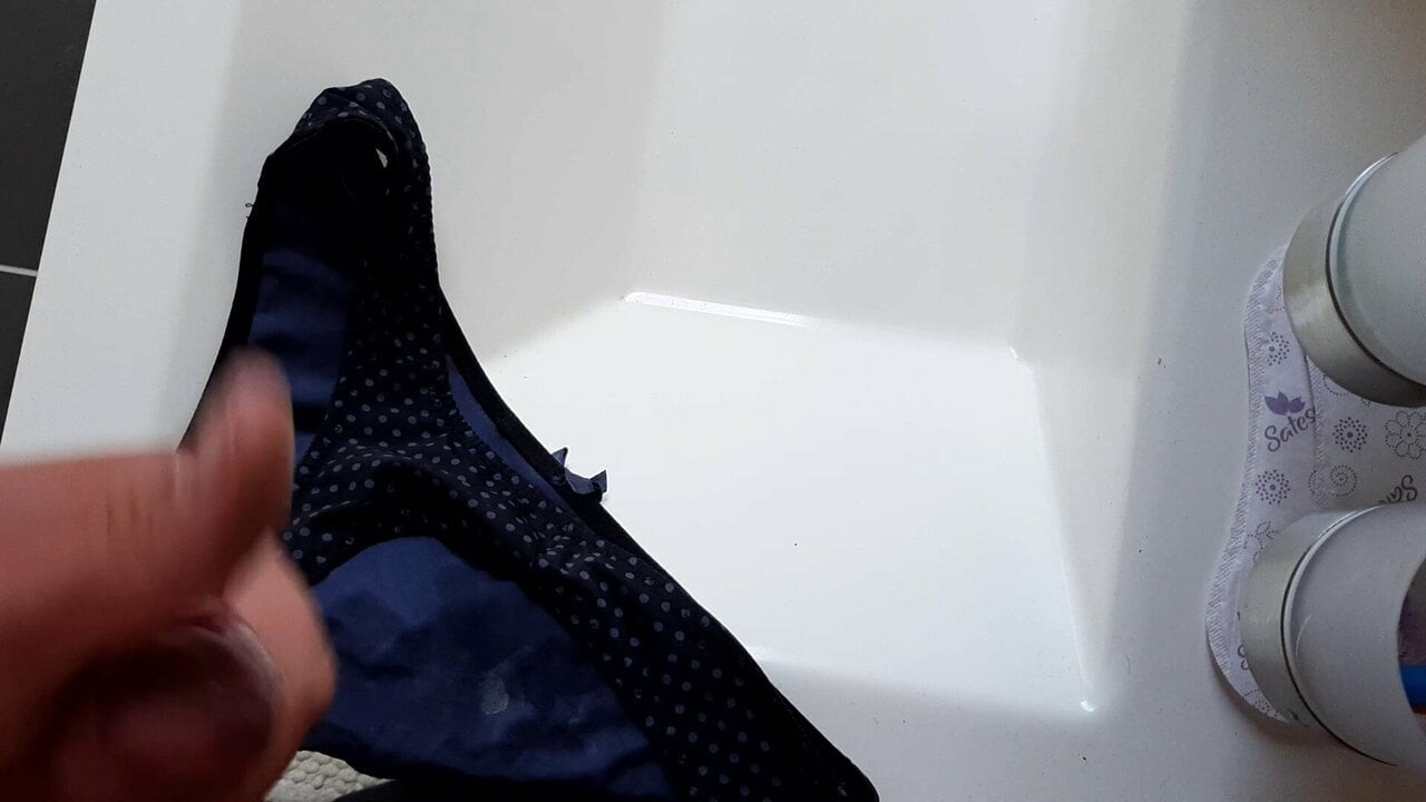 Cum on wifeys panty