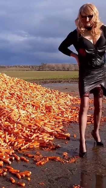 Must-see moment from "Crossdressing in the Countryside"