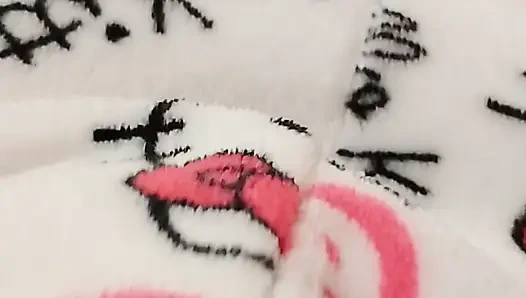 18 yaşındaki kız şeftalisini sikiyor