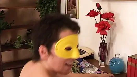 Orta yaşlı seksi kadın amcık yarağı seviyor