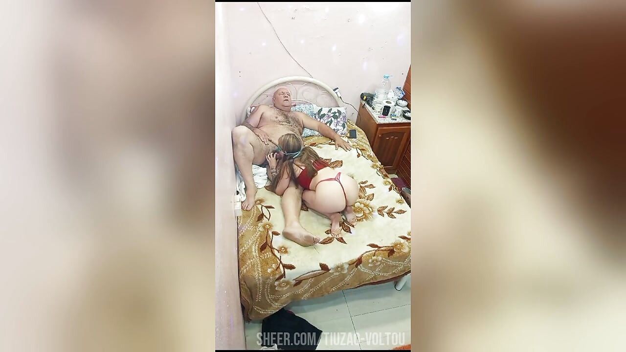 24-ЛЕТНЯЯ БЛОНДИНКА ХОЧЕТ КОРОНУ