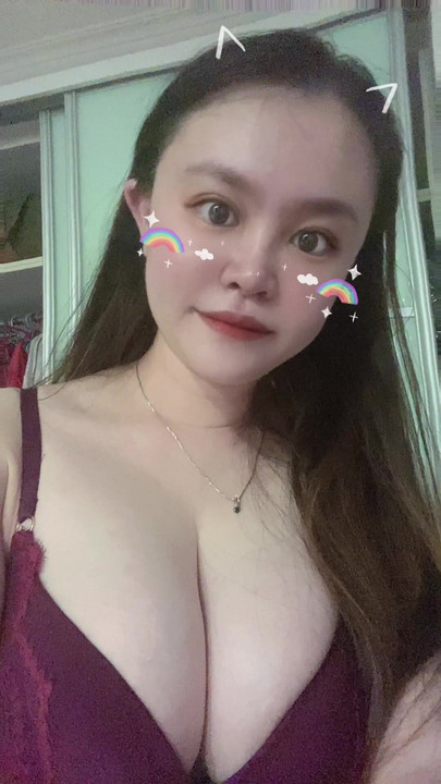 Sexy 36G girl - happy