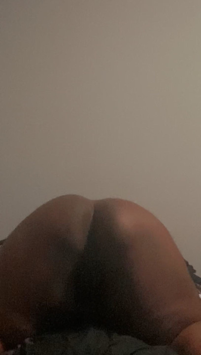 Crystal loves twerking