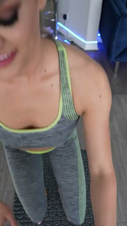 StayHomeMilf - Smoking Hot Milf In Tight Leggings Gags | Clip 1