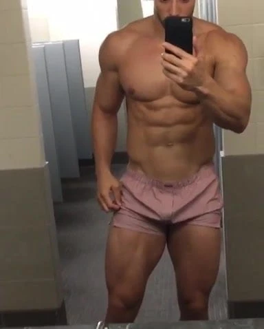 Str8 muscle man after workout